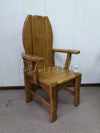 Кресло дубовое с подлокотниками