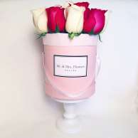 Композиция в шляпной коробке " Mini" розовая  13х15см 11 роз